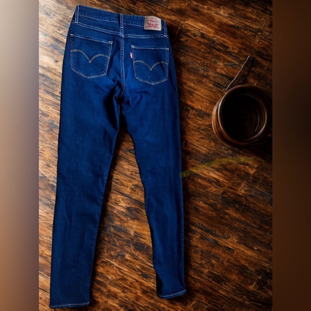Levi’s Women’s  721 High-Rise Skinny jeans - red tag.